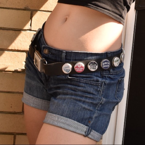 Upcycled Belt with Seat Belt Closure 🎲 - Picture 3 of 4